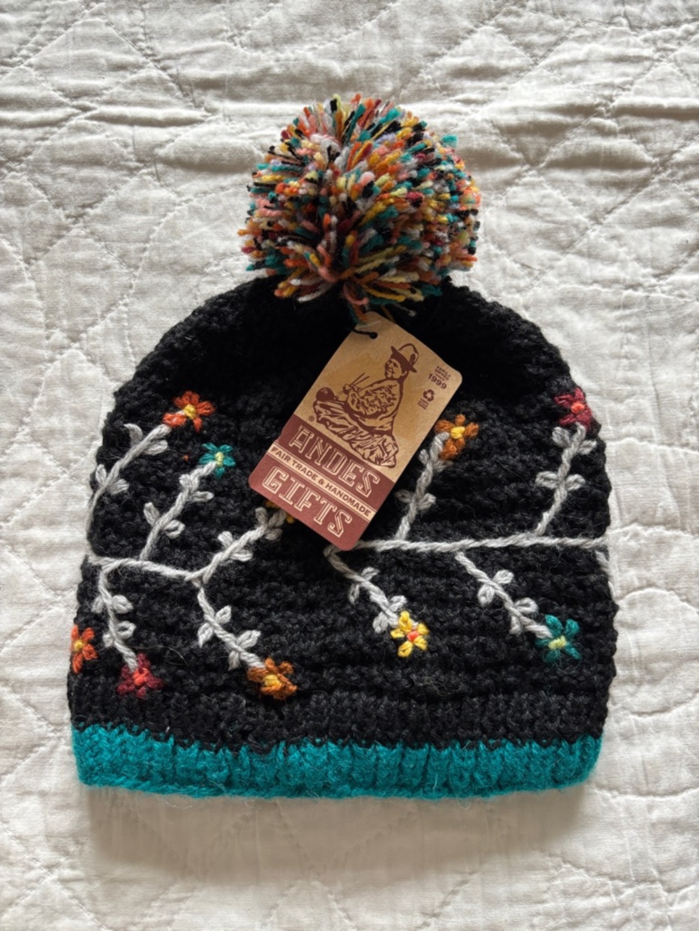 NWT Andes Gifts Flora Hat